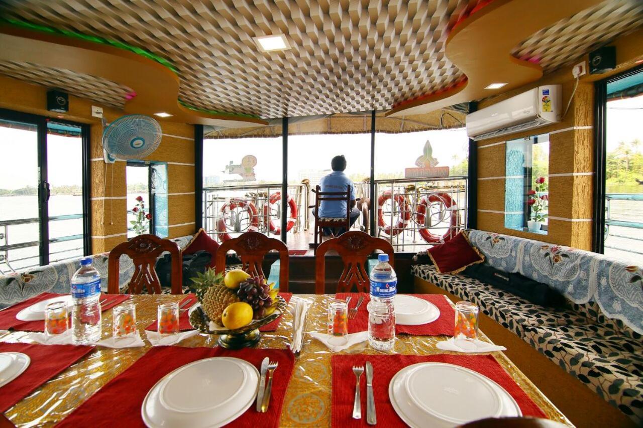 Marari Houseboat Hotel มาราริคุลาม ภายนอก รูปภาพ