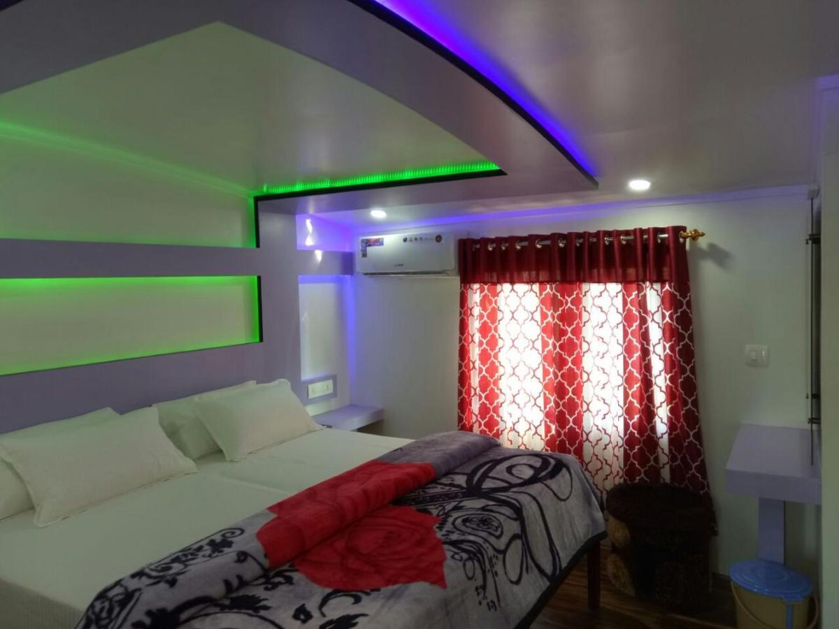 Marari Houseboat Hotel มาราริคุลาม ภายนอก รูปภาพ