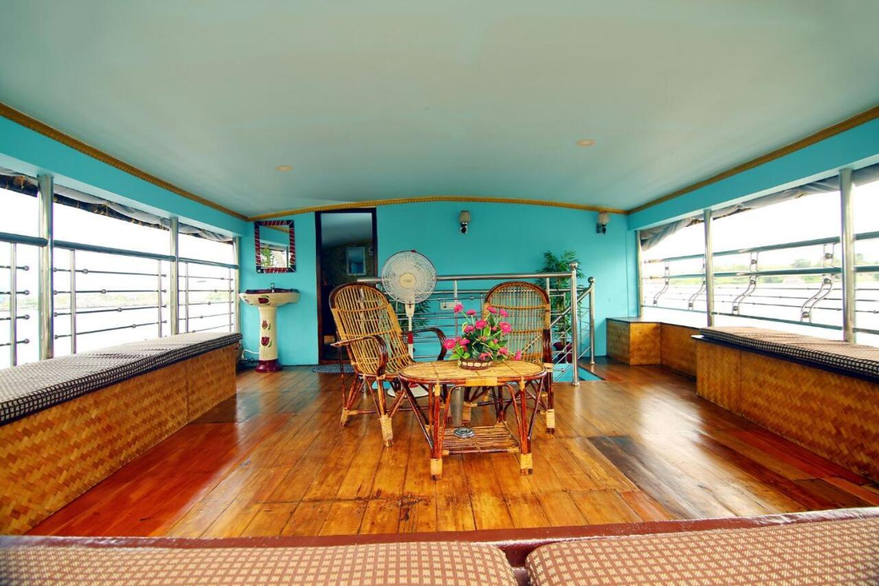 Marari Houseboat Hotel มาราริคุลาม ภายนอก รูปภาพ