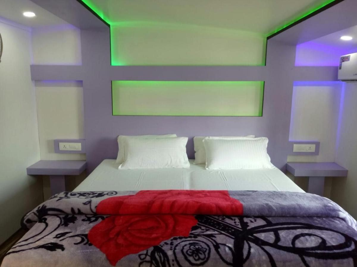 Marari Houseboat Hotel มาราริคุลาม ภายนอก รูปภาพ
