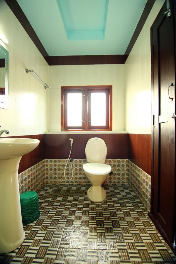 Marari Houseboat Hotel มาราริคุลาม ภายนอก รูปภาพ