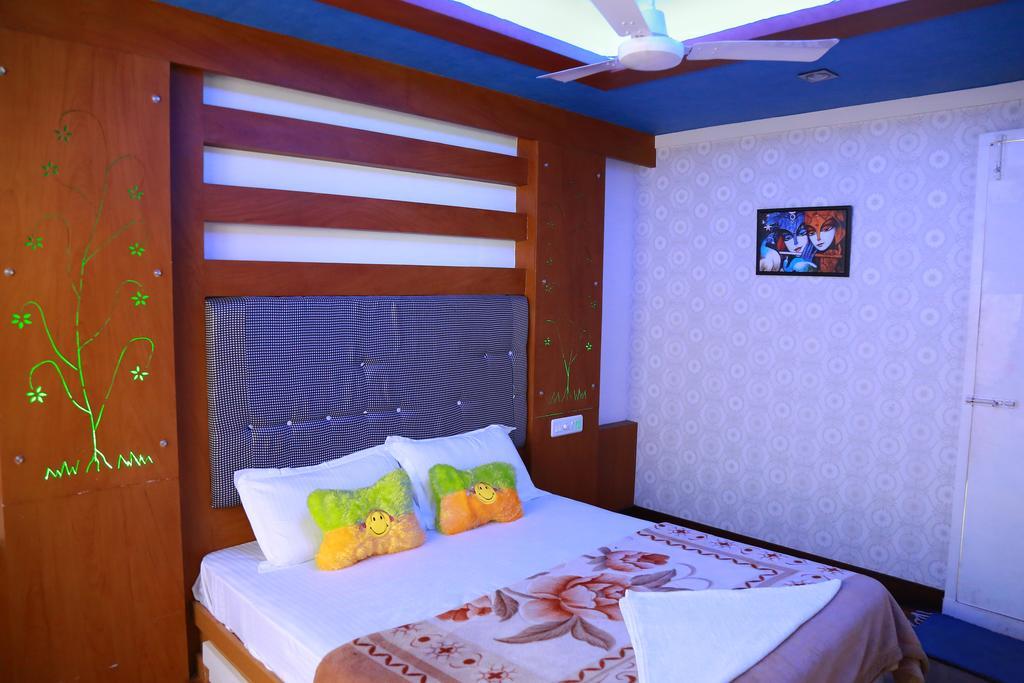 Marari Houseboat Hotel มาราริคุลาม ภายนอก รูปภาพ