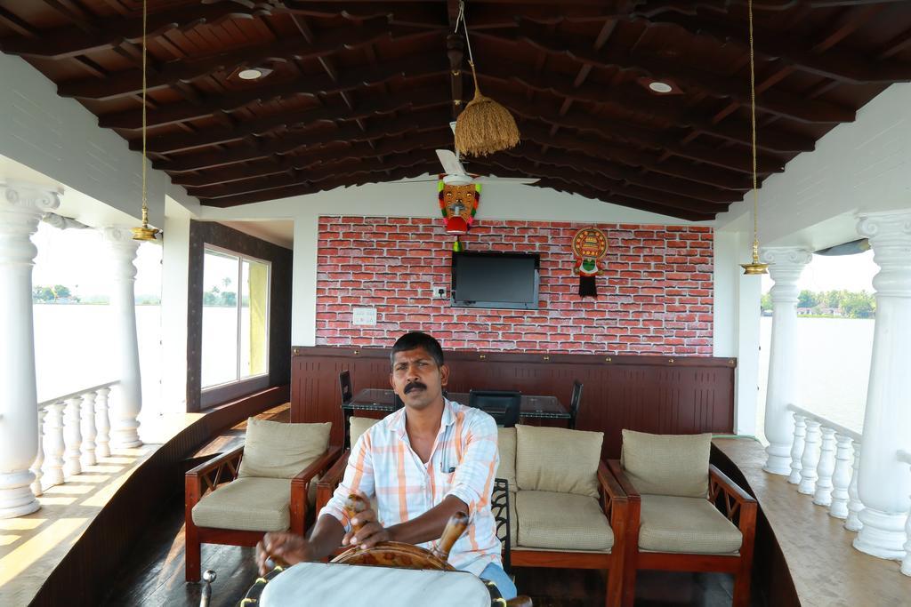 Marari Houseboat Hotel มาราริคุลาม ภายนอก รูปภาพ