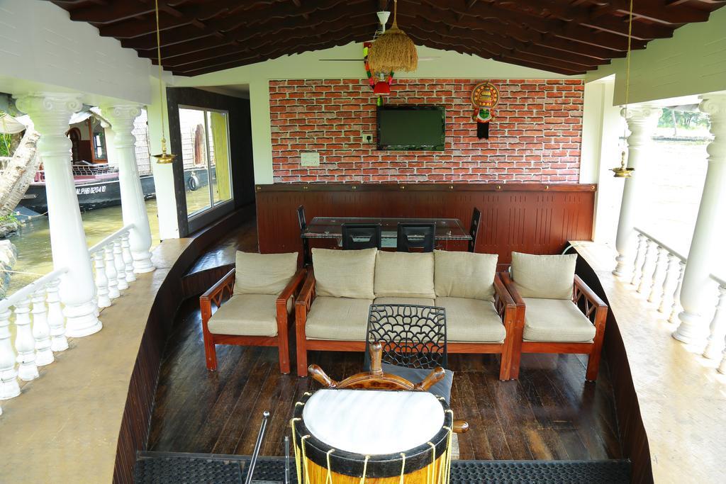 Marari Houseboat Hotel มาราริคุลาม ภายนอก รูปภาพ