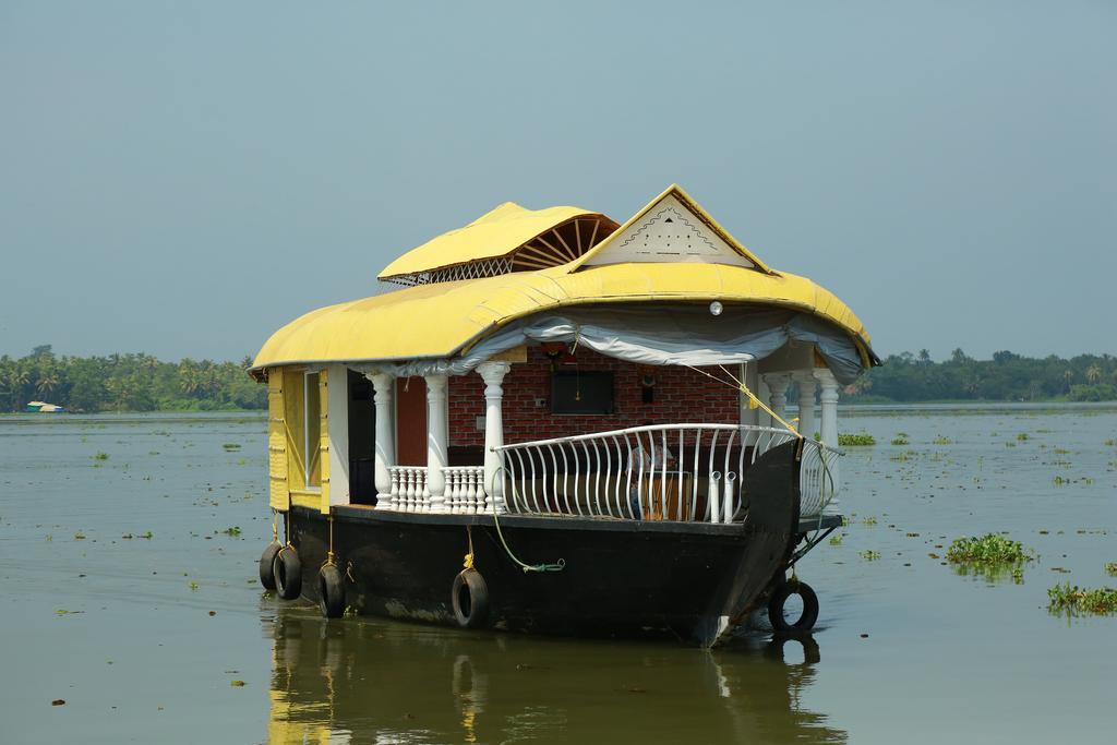 Marari Houseboat Hotel มาราริคุลาม ภายนอก รูปภาพ