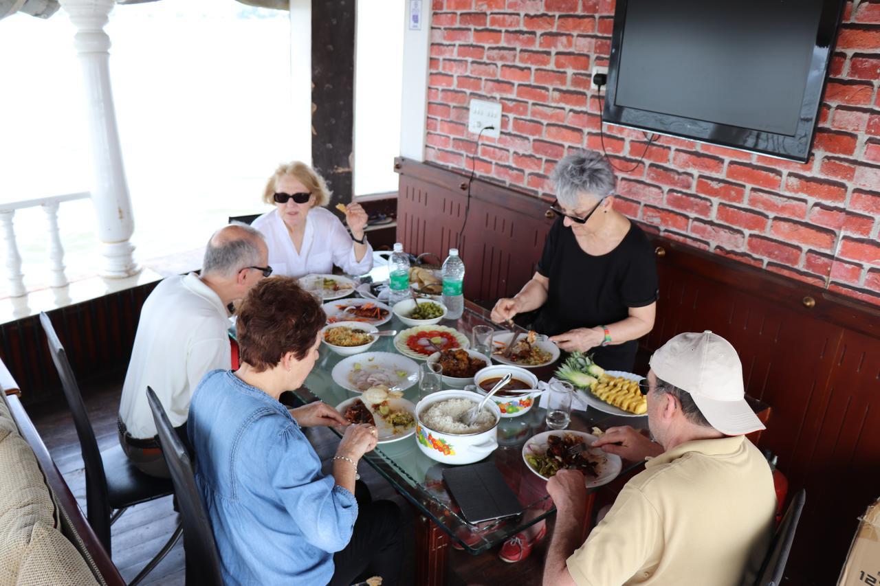 Marari Houseboat Hotel มาราริคุลาม ภายนอก รูปภาพ
