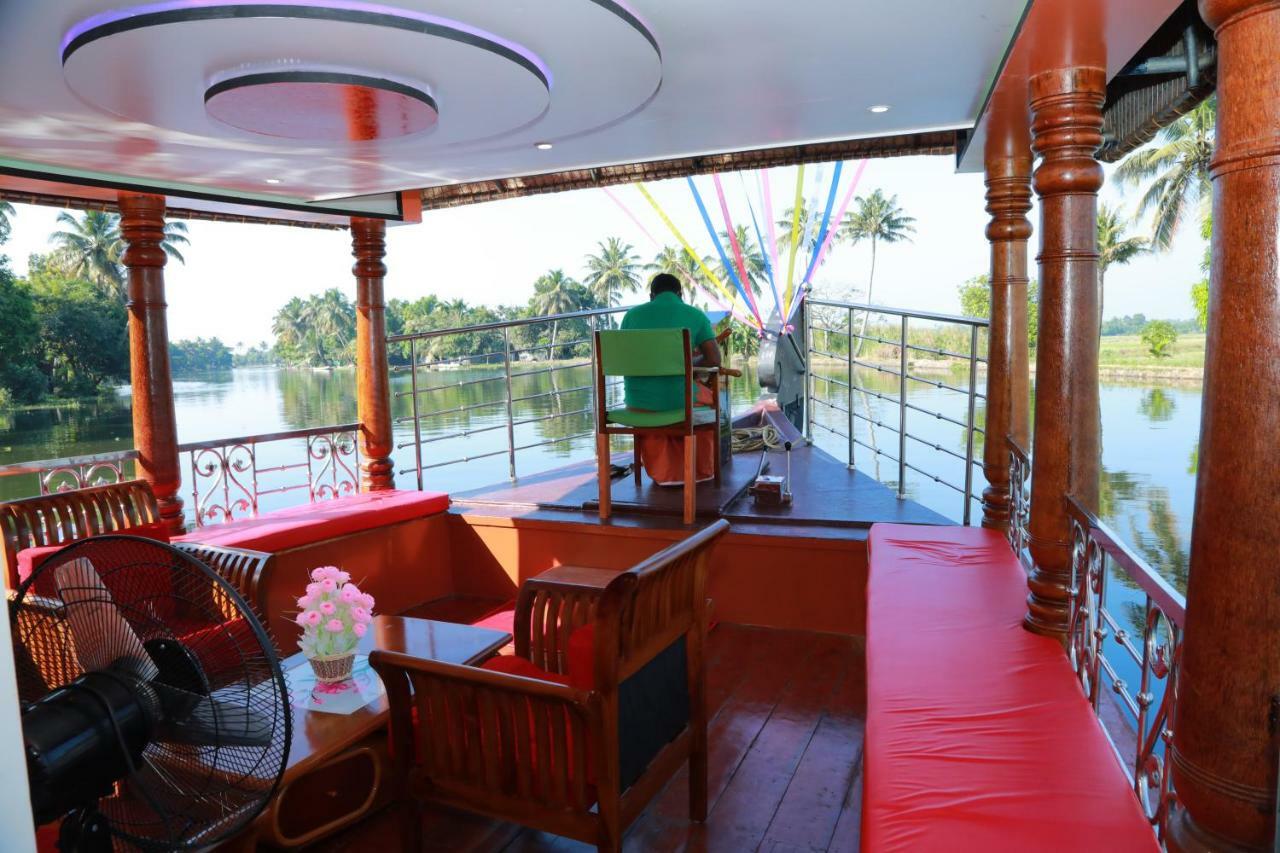 Marari Houseboat Hotel มาราริคุลาม ภายนอก รูปภาพ